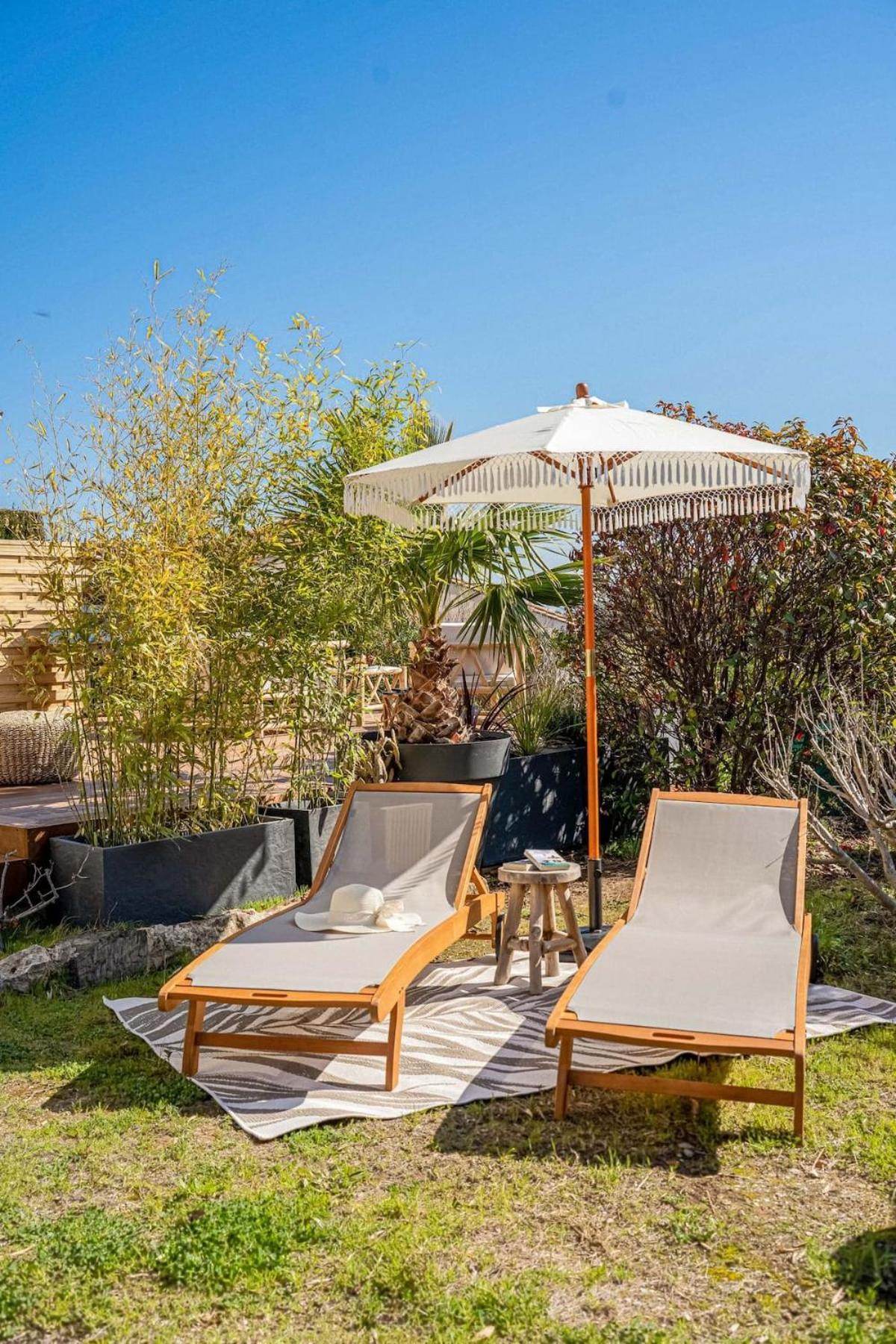 Logement Vue Mer Splendide - Situe A 50 Metres Du Bord De Mer Et 2 Minutes Des Plages - Bandolina Eksteriør billede